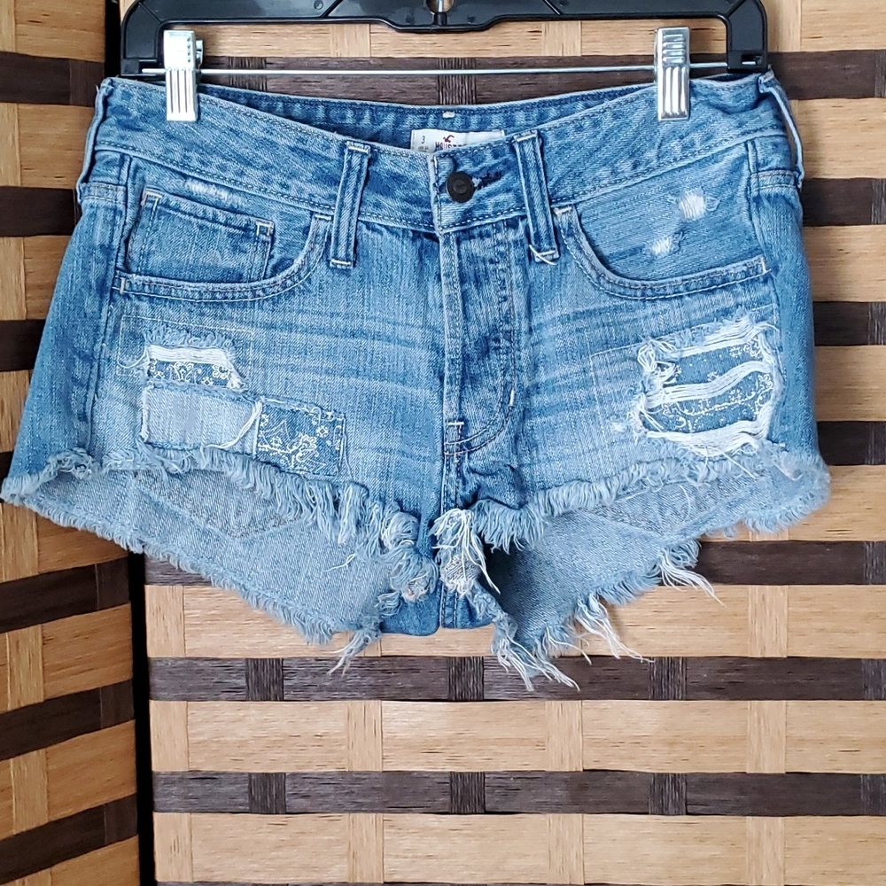Hollister destroyed short shorts